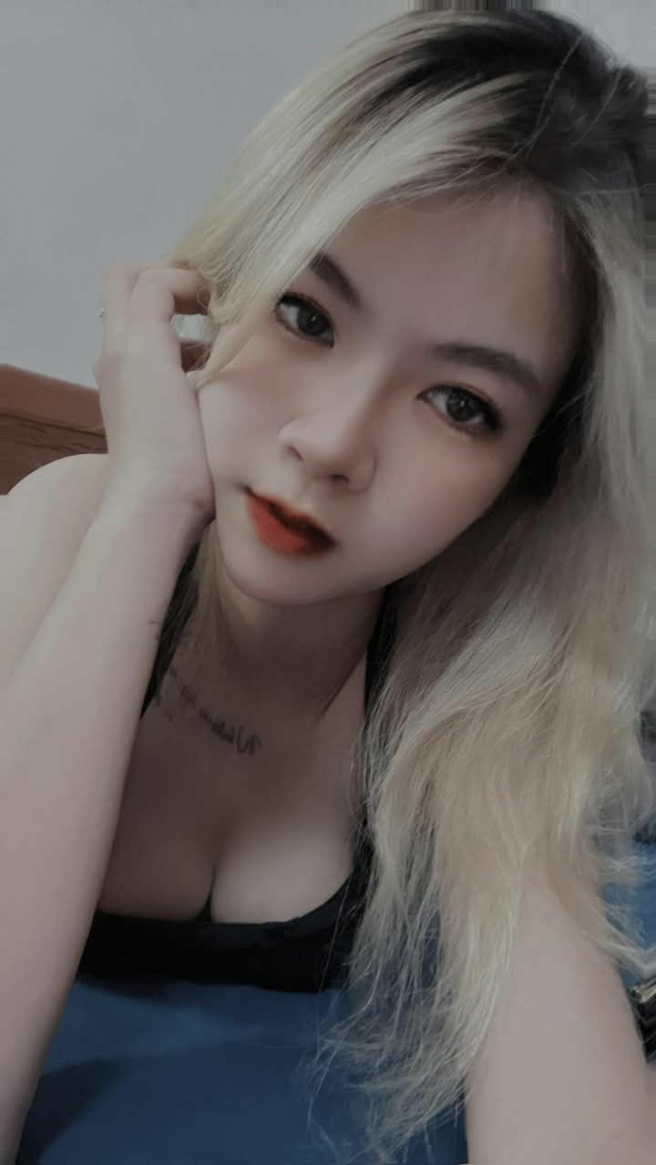 Anh xã yếu sinh lý, bà xã đành cắm sừng với chủ quán cà phê